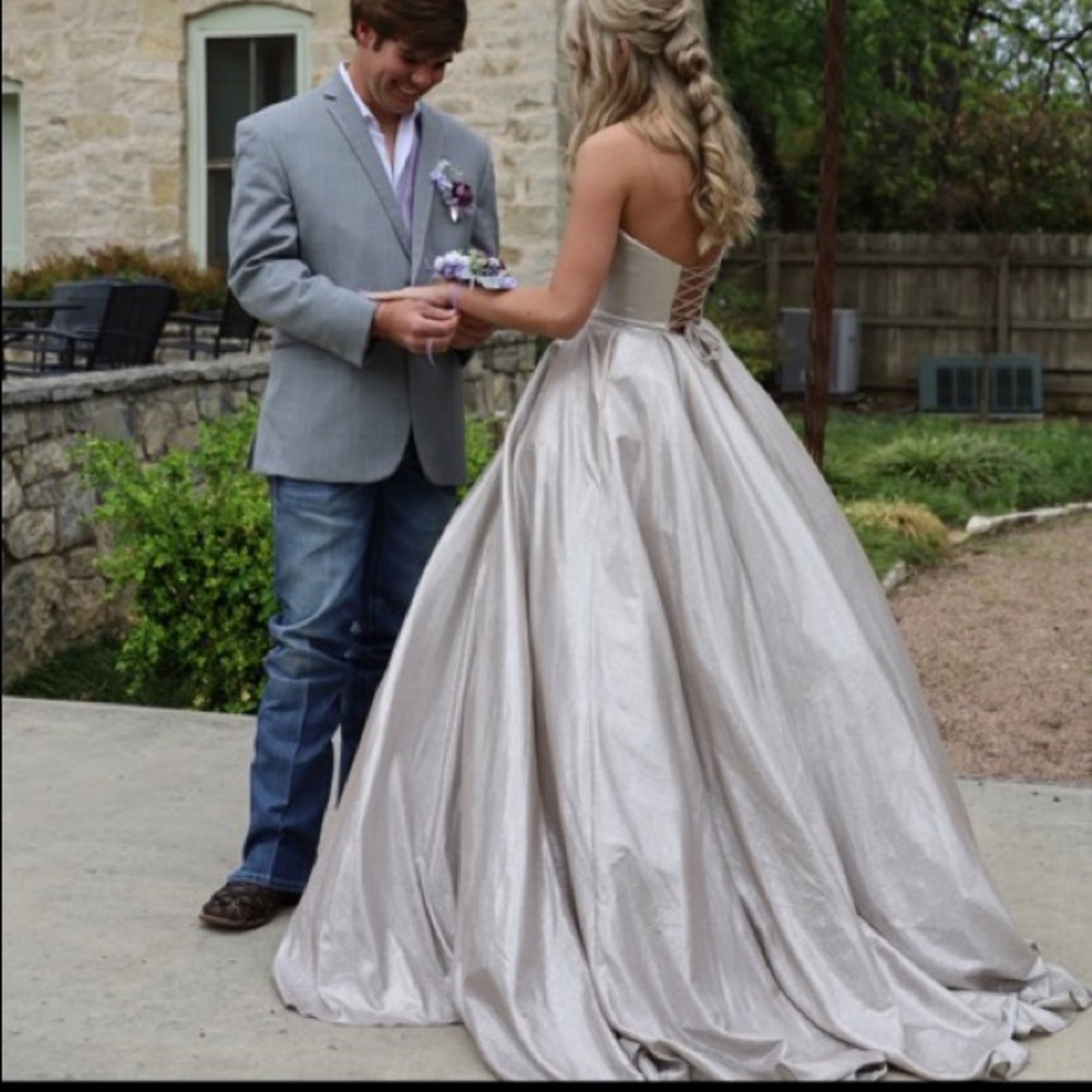 Sherri hill prom dress
